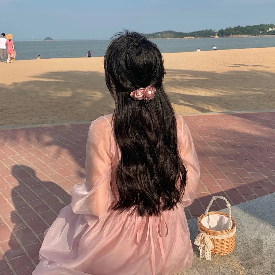 艾曼妞与罗丽妲